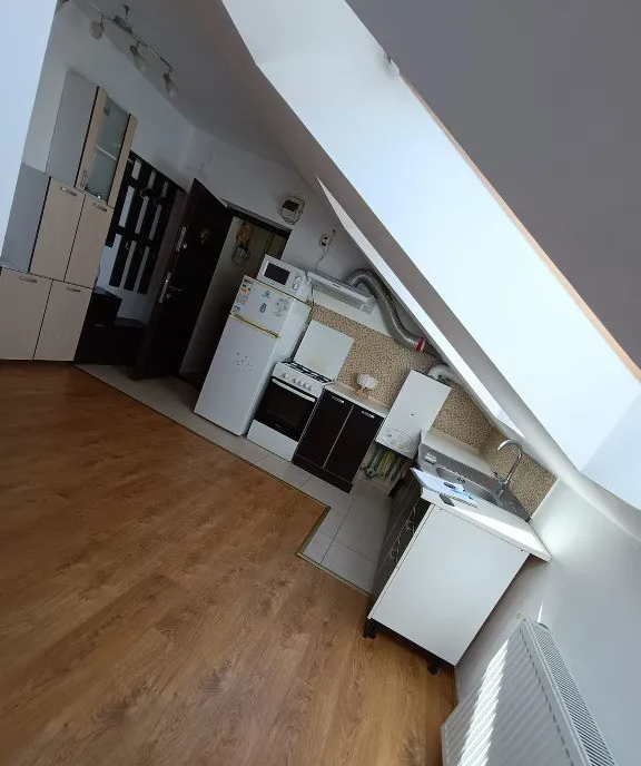 Apartament 2 camere decomandat zona Florilor