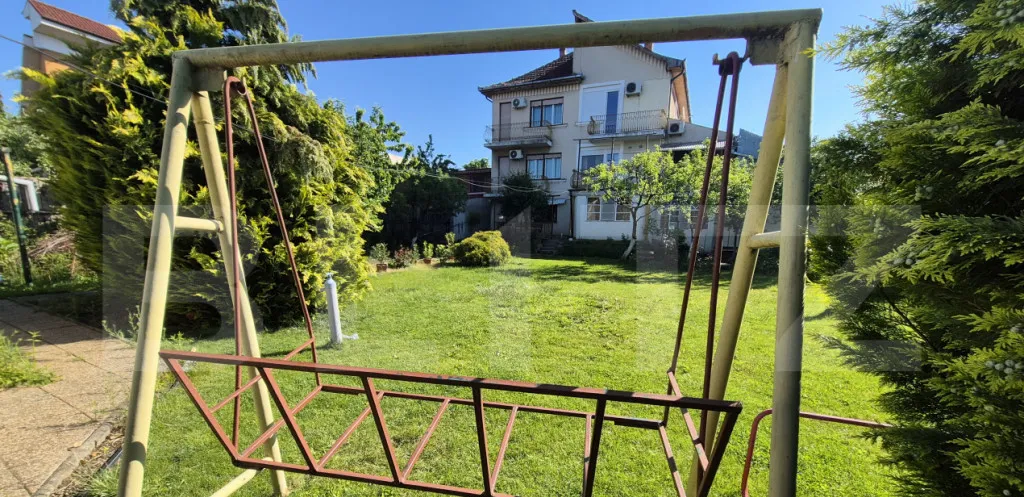 Proprietate impresionanta de vanzare 410 mp teren 885 mp