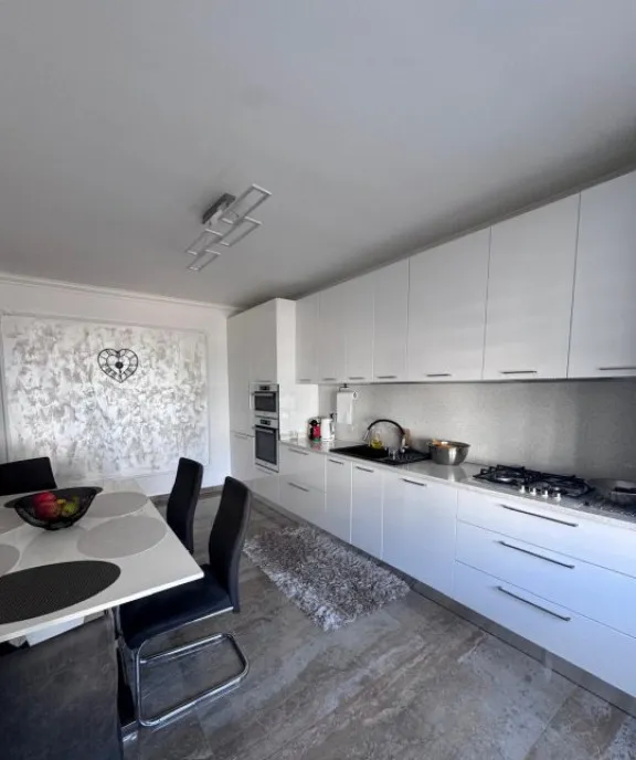 Duplex modern mobilat si utilat complet