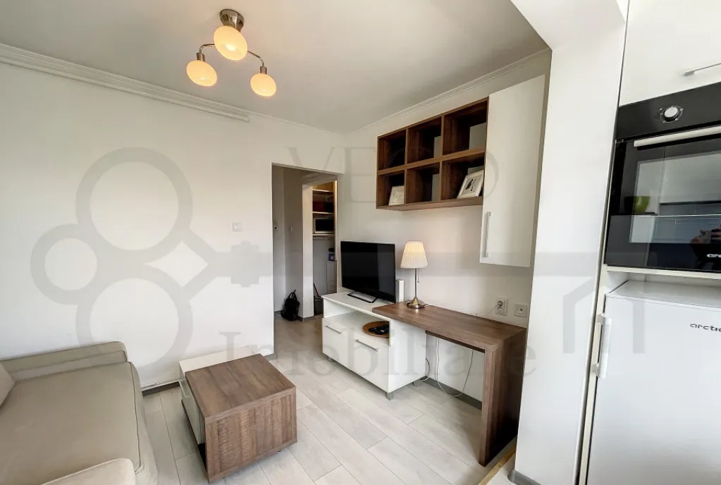 Apartament cu 1 camera decomandat 35 mp zona Piata Zorilor
