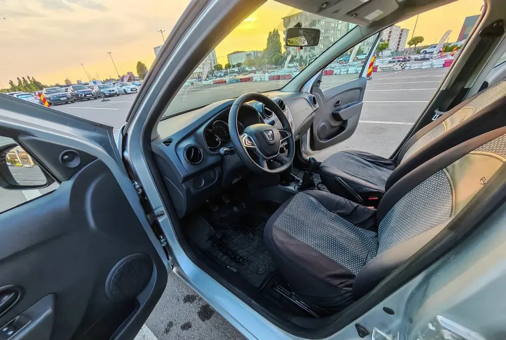 Dacia Logan 1 0 Benzina 73 CP ndash 2020 ndash 26 000 km ndash Unic proprietar Constanta 7 400 eur