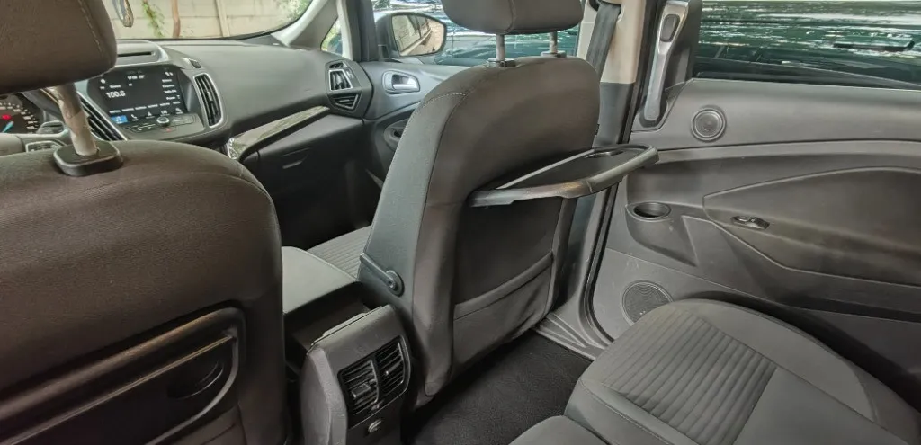 Ford Grand C-Max 2017 2 0 TDI 7 locuri 10 000 eur