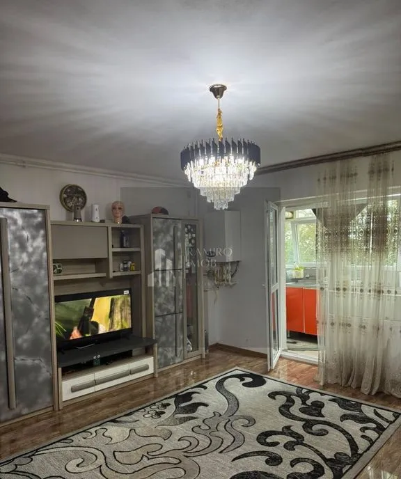 Apartament 2 camere decomandat/10 min metrou Aparatori/parcare