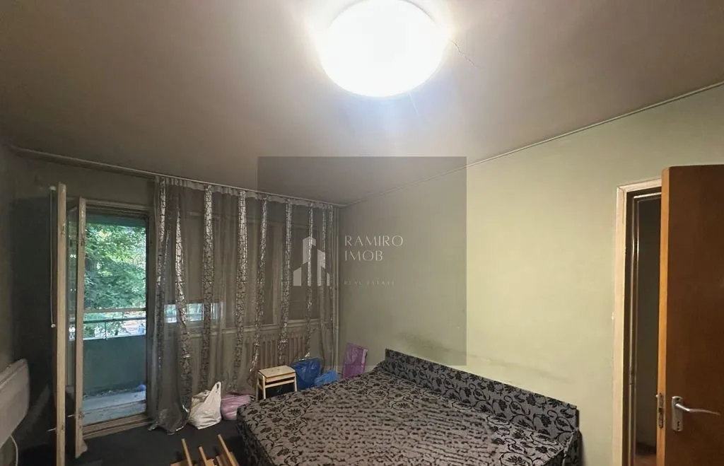 Apartament 2 camere decomandat/10 min metrou Aparatori/parcare