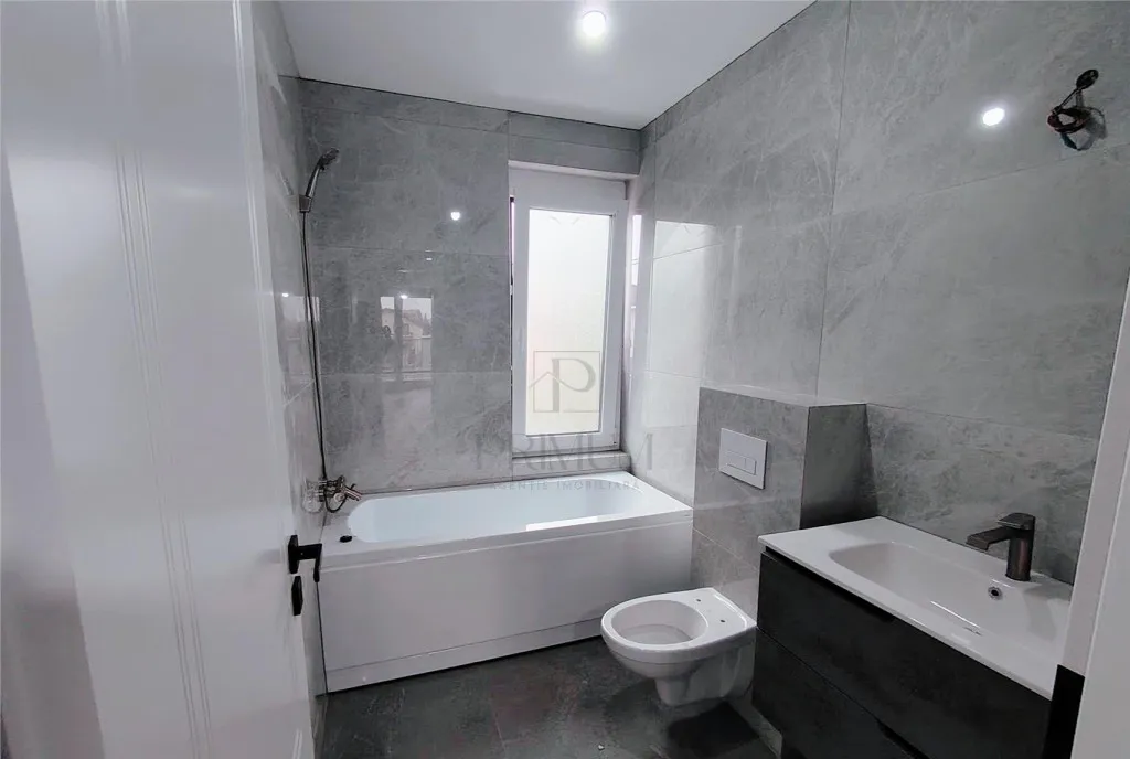 Duplex spatios asfalt in lucru curent trifazat