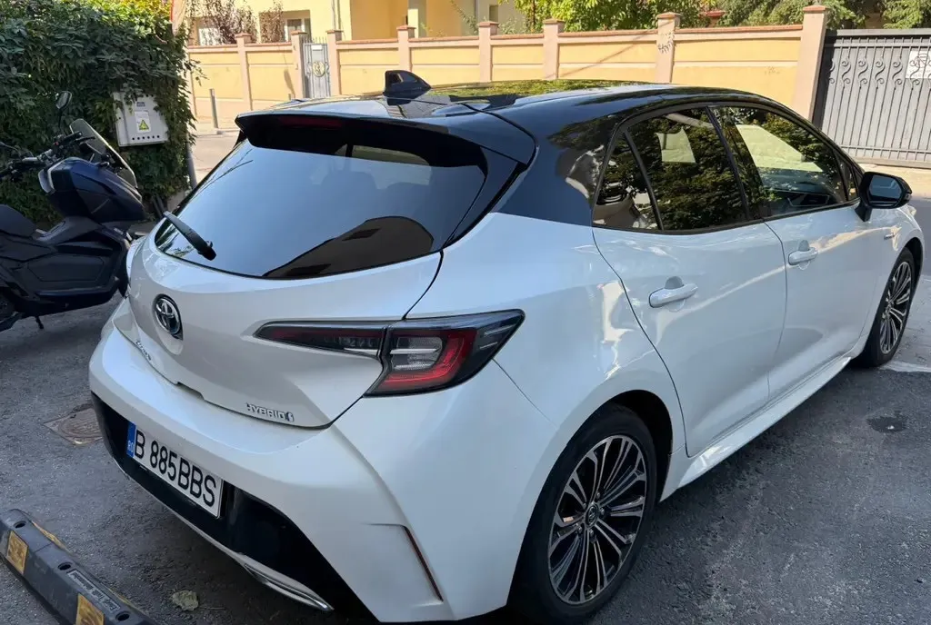 Toyota Corolla Hibrid 2 0 180 CP hatchback 16 200 eur