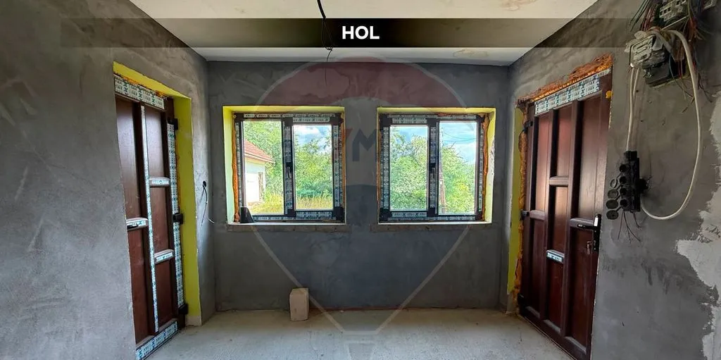Casa de vanzare la tara Hovrila