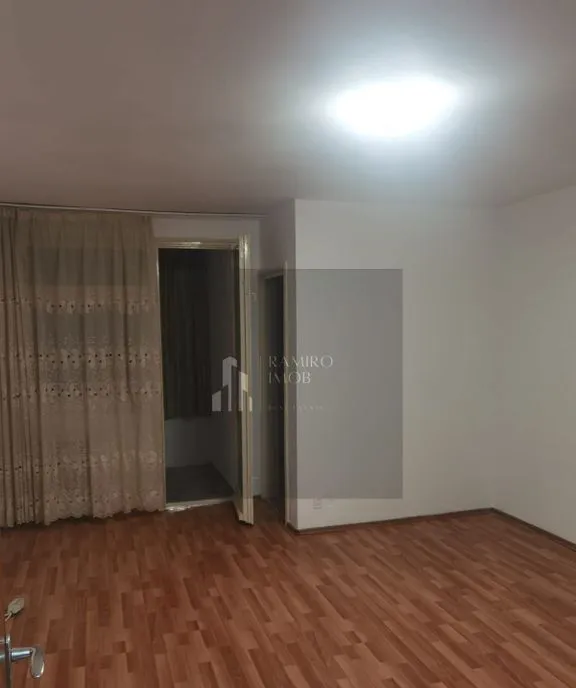 Garsoniera 31mp etaj 3 lift 8 minute Metrou Aparatorii Patriei
