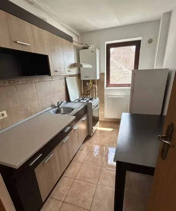 Oferim spre inchiriere garsoniera in Curtea de Arges