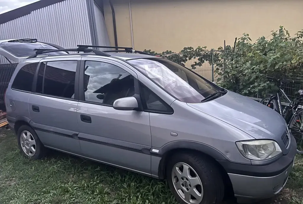 Opel Zafira 2 0DTI 6 000 lei