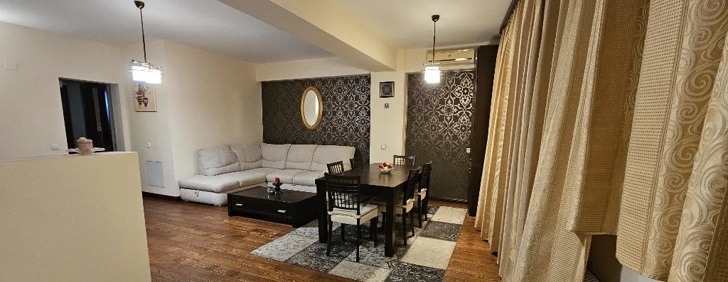 Pipera zona Jollie Ville apartament 3 camere zona de vile