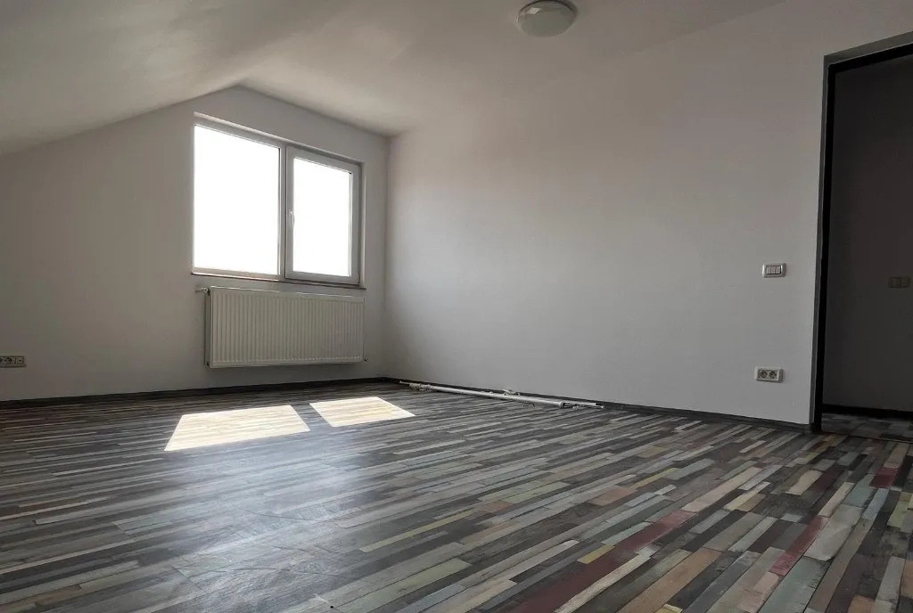 Apartament 3 camere decomandat 83mp ut bl 2016 vedere libera Burdujeni