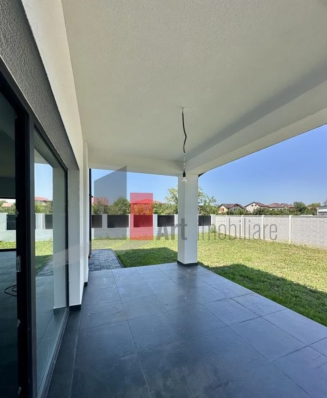 Vanzare vila 4 camere in Domnesti
