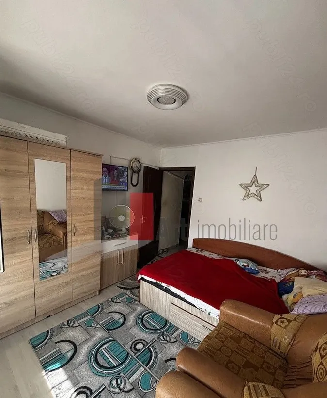 Vand apartament cu 3 camere si 2 bai in zona Militari