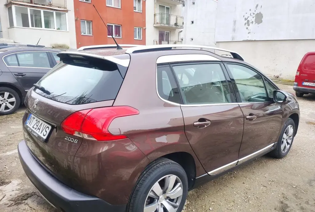 Peugeot 2008 Allure 2014 - masina personala cu istoric 6 500 eur