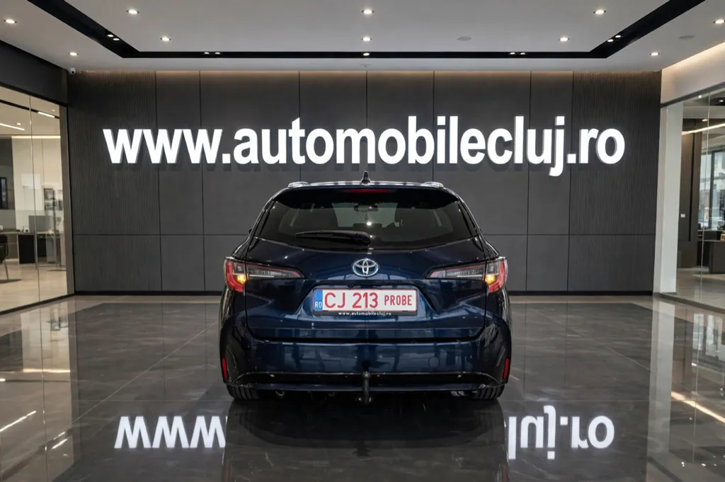 Toyota Corolla hybrid 15 900 eur