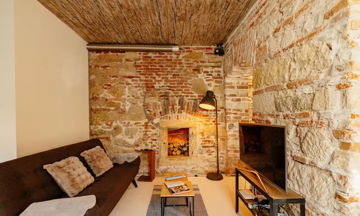 Cluj apartament intr o cladire istorica 40 mp ultracentral