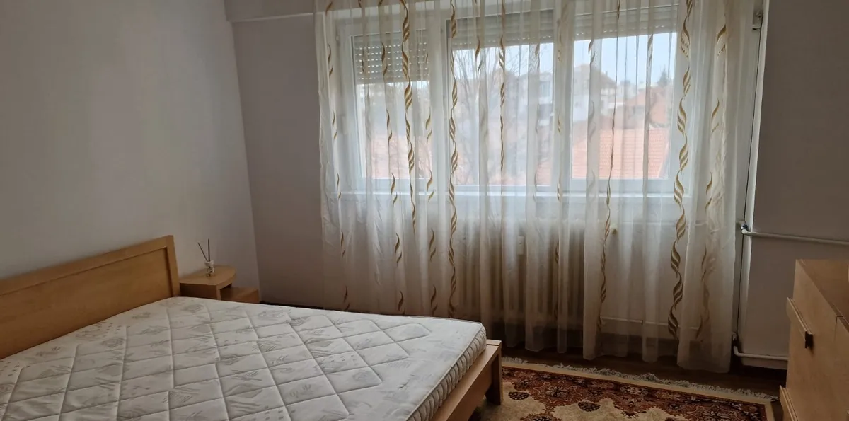 Dorobanti I N G Rovere Mobili stradal