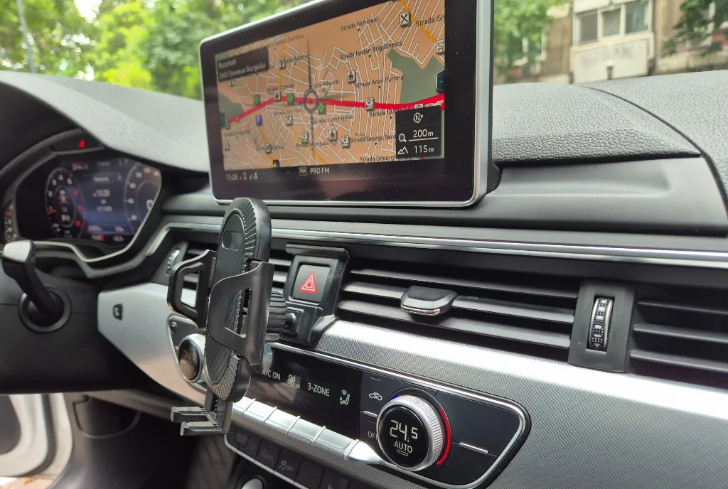 Audi A4 - 40 TFSI S-line 16 700 eur