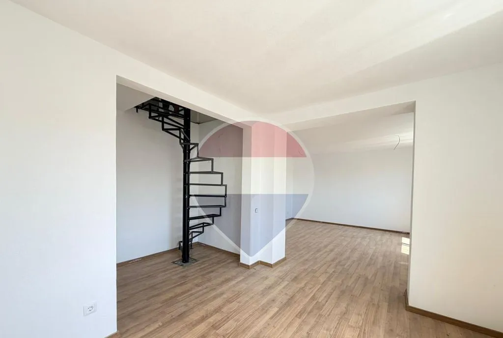 Casa spatioasa complet renovata la interior 4 camere 2 bai