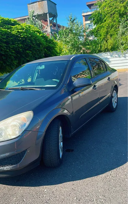 Opel Astra H Berlina 1 6 1 300 eur