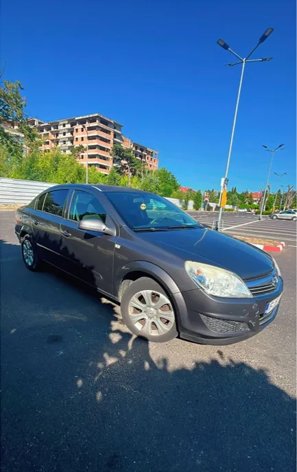 Opel Astra H Berlina 1 6 1 300 eur