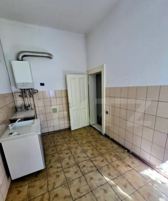 Apartament 4 camere 110 mp zona Centru