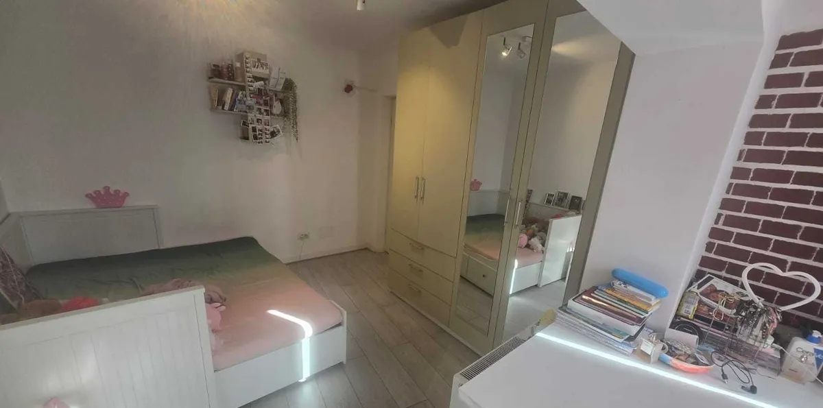 Crangasi vanzare apartament cu 4 camere la 5 min pana la metrou Crangasi