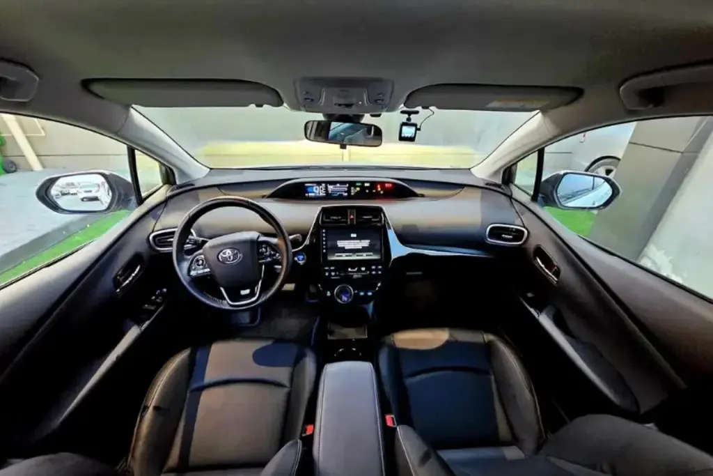 Toyota prius hybrid 2022 1 8 hibrid 46 309 km 13 000 eur