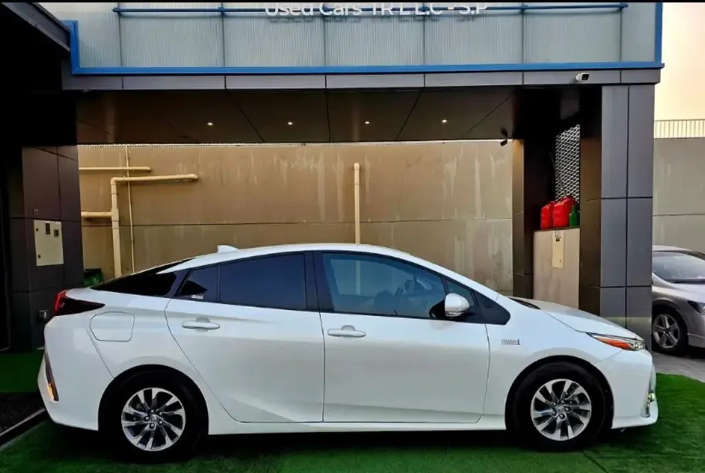 Toyota prius hybrid 2022 1 8 hibrid 46 309 km 13 000 eur
