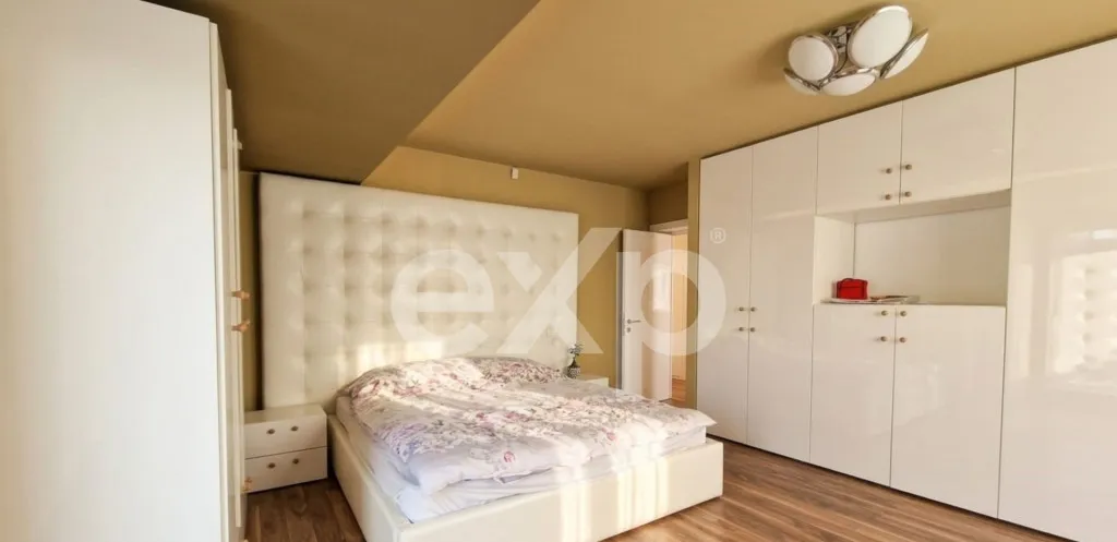 Apartament 2 camere cu curte proprie 108 mp zona Mihai Vit