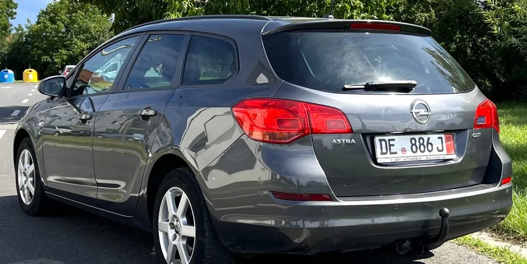 Opel Astra 1 7 2011 3 999 eur
