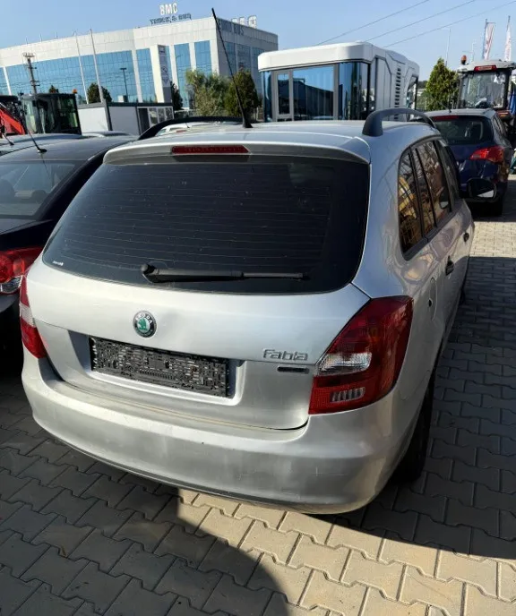 Skoda Fabia Combi ndash 280 000 km 2 000 eur