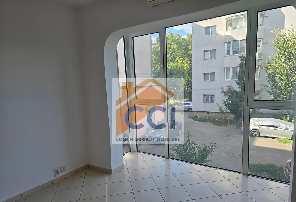 Bacau de vanzare apartament 4 camere Bistrita lac
