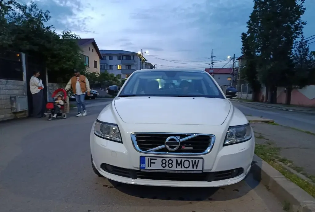 VOLVO S40/ 1 6 MOTORINA 4 300 eur