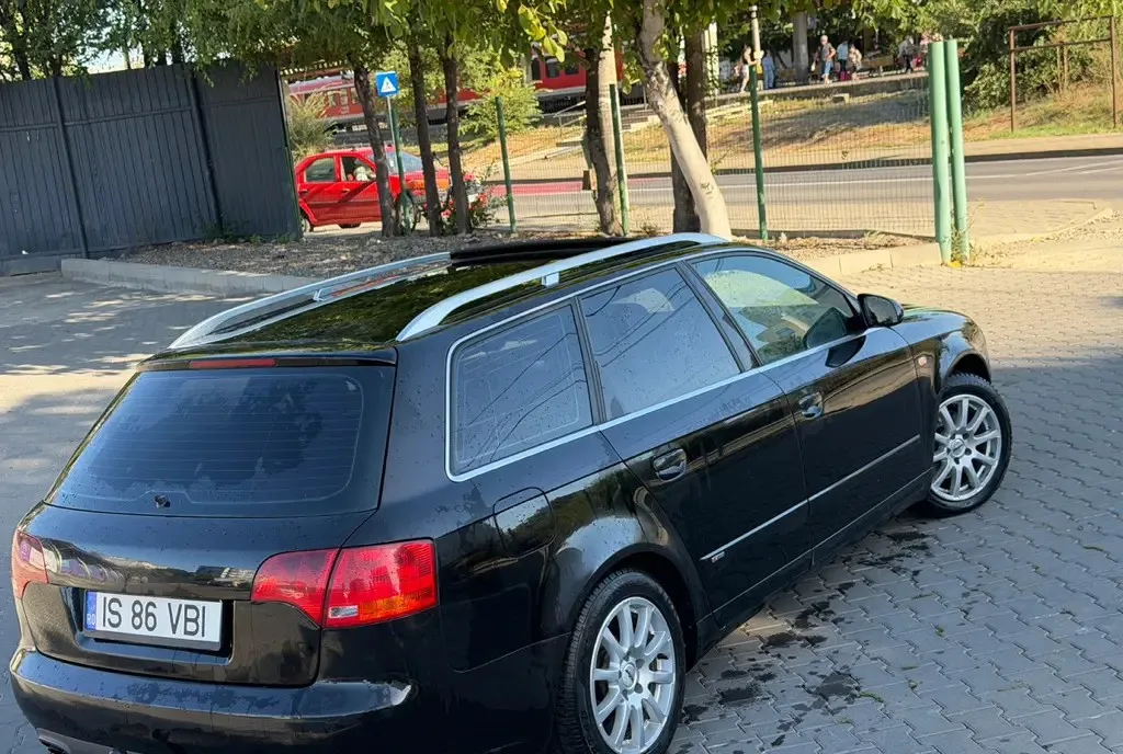 Audi A4 2 0 // S-line / an 2007 1 990 eur