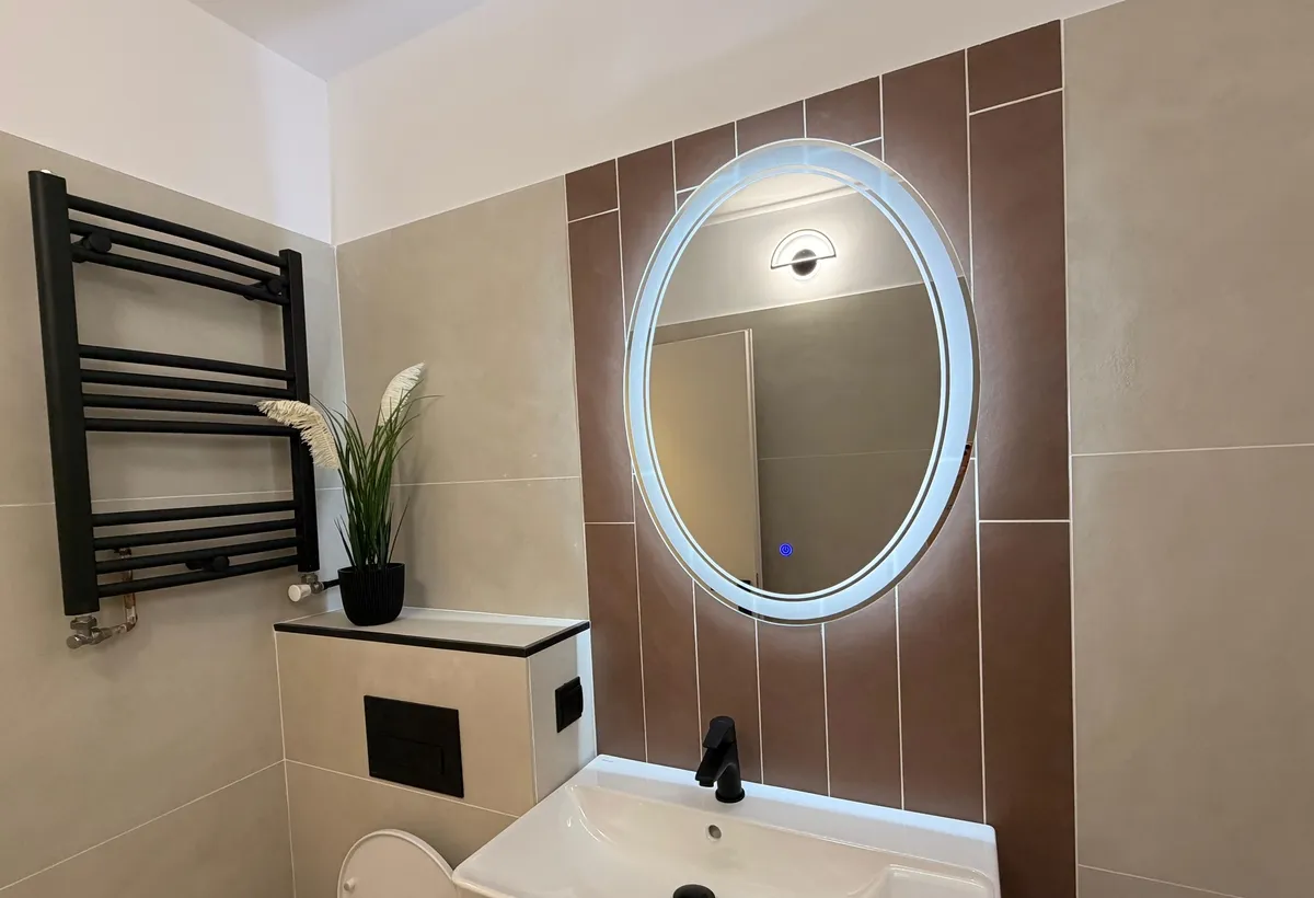 Doua camere apartament decomandat totul nou nelocuit dupa renovare