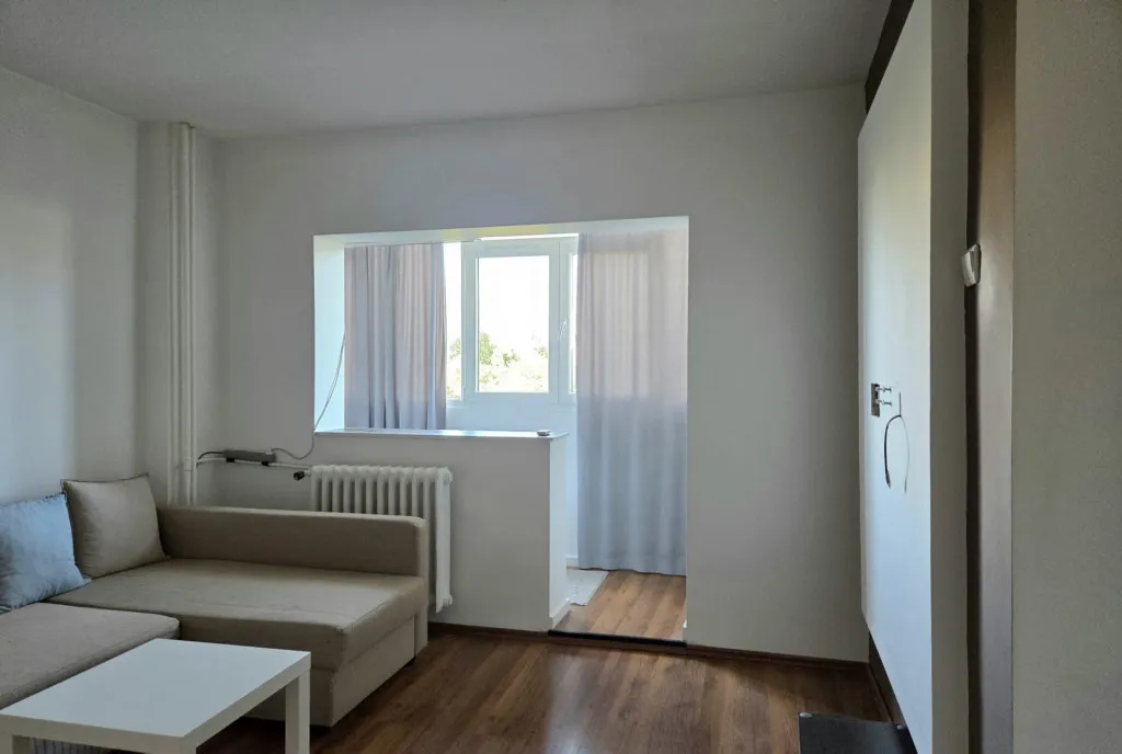 Piata Resita 3 camere Bloc Reabilitat