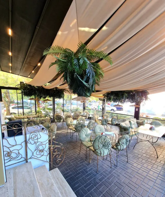 Cafenea restaurant bistro de vanzare - centrul vechi T