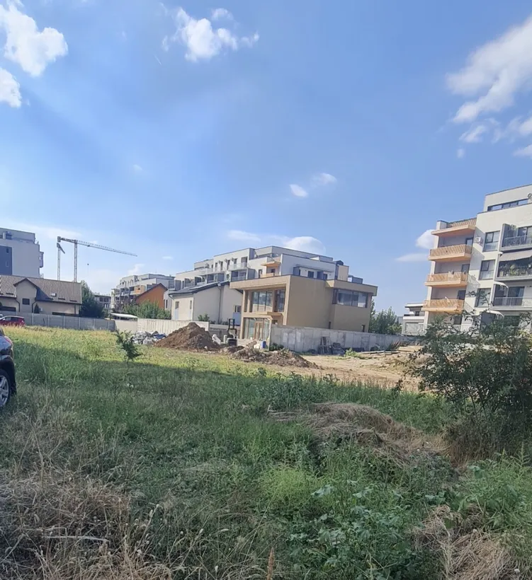 Titan teren 320 mp deschid 15 cu autorizatie constr P 2 utilitati 120000 E