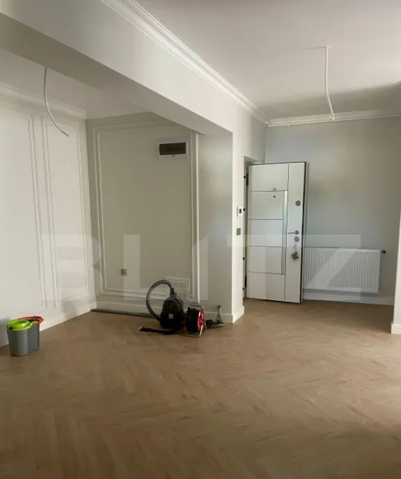 Apartament cu 3 camere - balcon mare panorama superba
