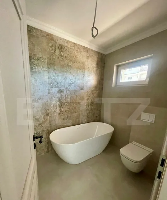 Apartament cu 3 camere - balcon mare panorama superba