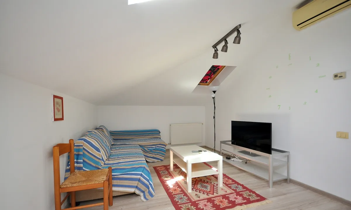 Militari Residence strada Tineretului garsoniera la mansarda loc parcare