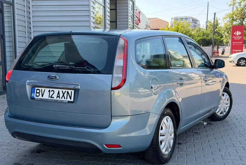 Ford Focus 2009 // 1 6 // manuala 1 990 eur