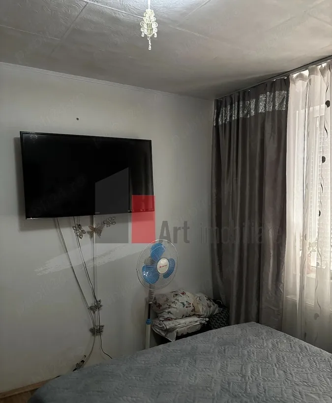 Vand apartament cu 3 camere si 2 bai in zona Militari