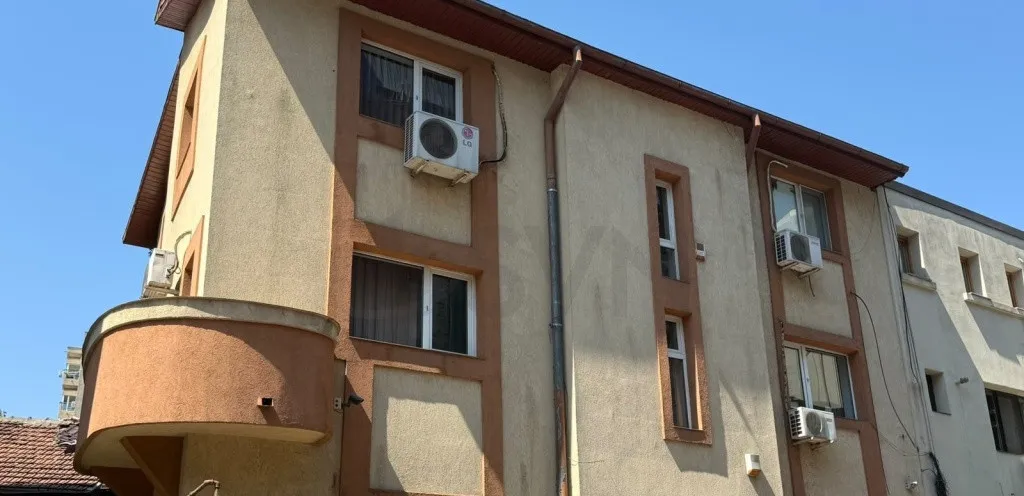 Vila l 8 camere l Bulevardul Unirii