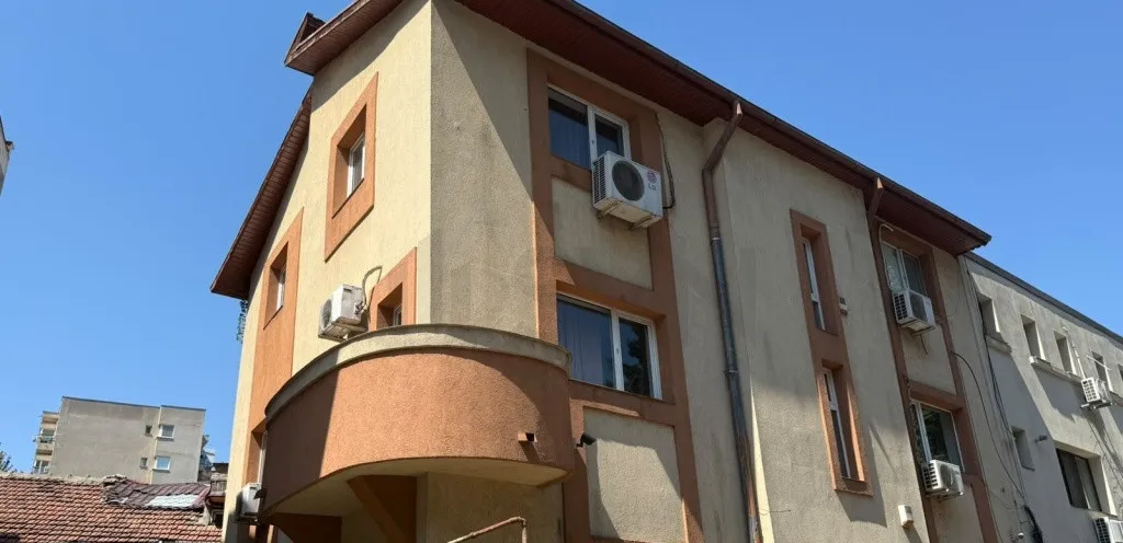Vila l 8 camere l Bulevardul Unirii