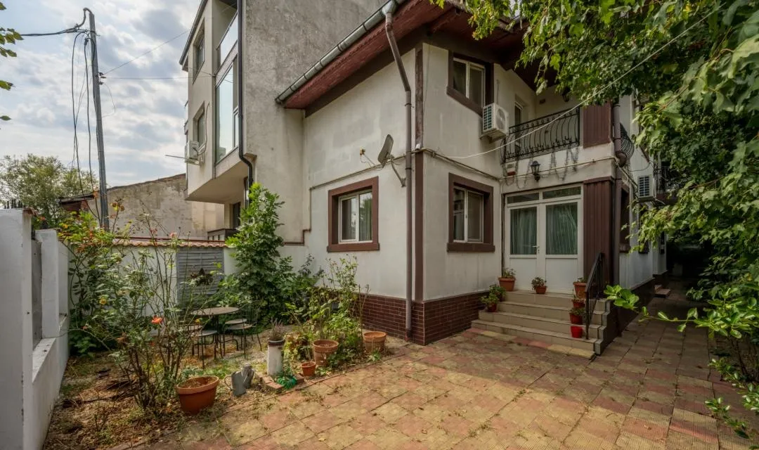 Parc Bazilescu vila 5 camere 157 mp utili 282 mp teren 10 min metrou comis 0