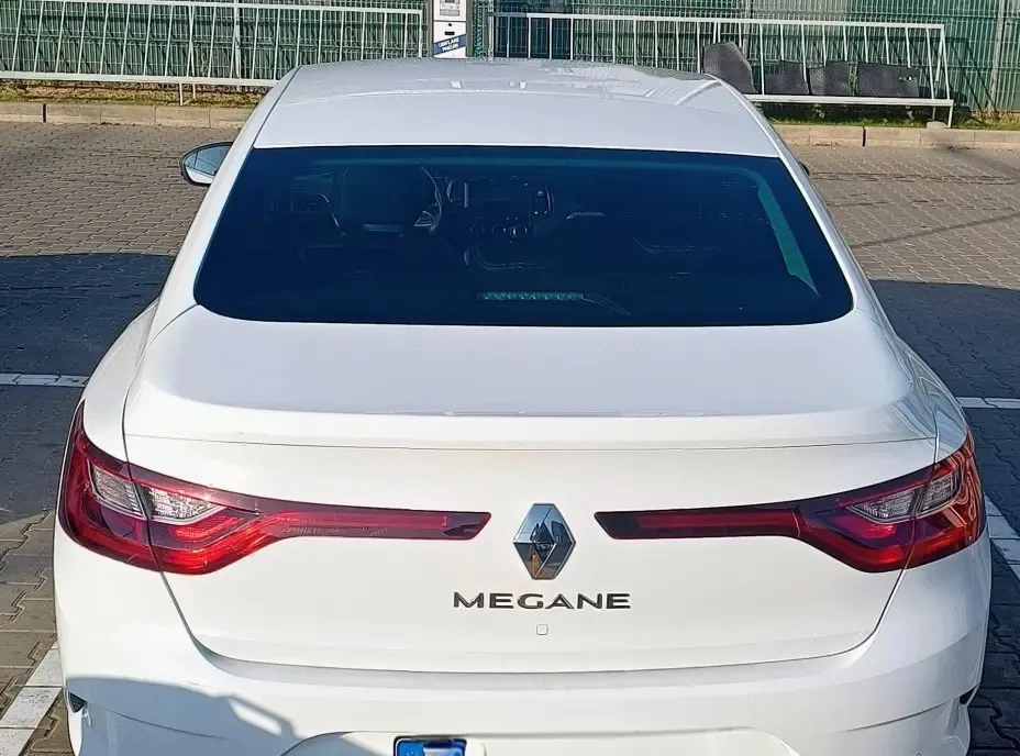 Renault Megane Sedane 2024 TEHNO 16 900 eur