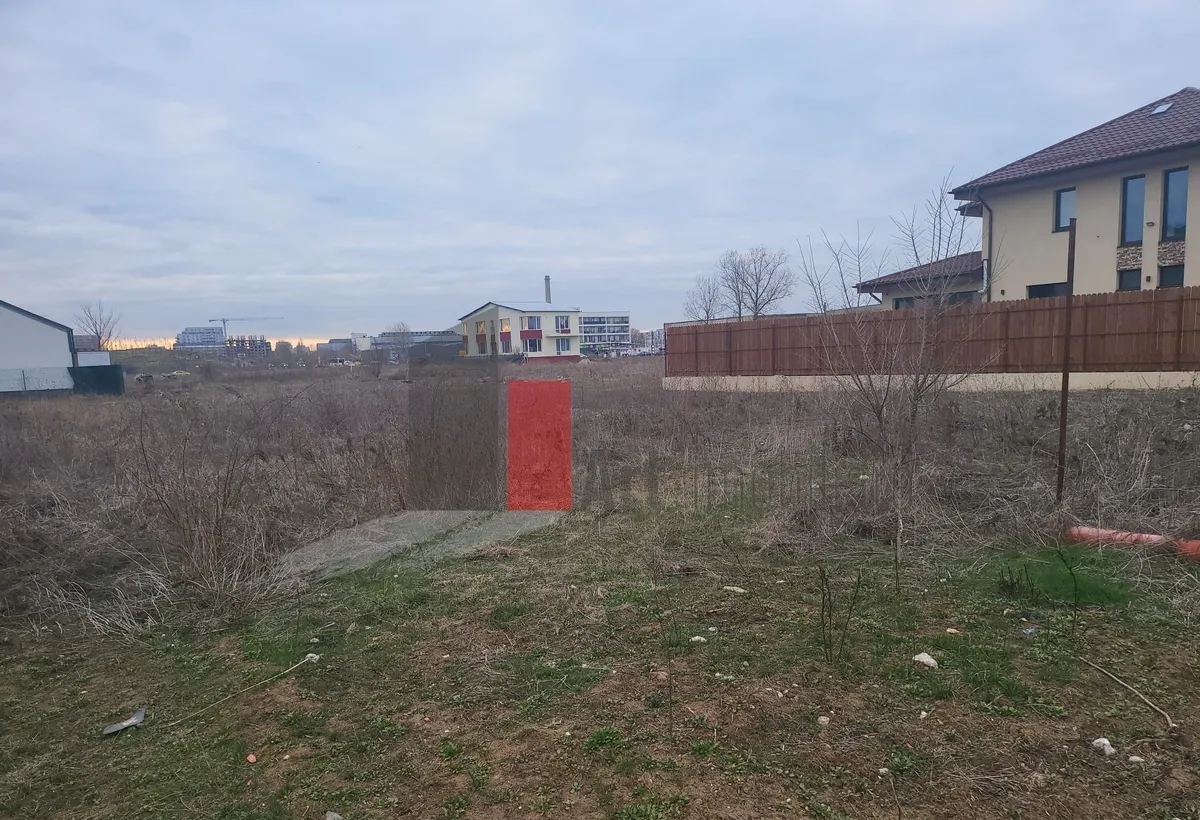 Titan Parcul Teilor teren intravilan